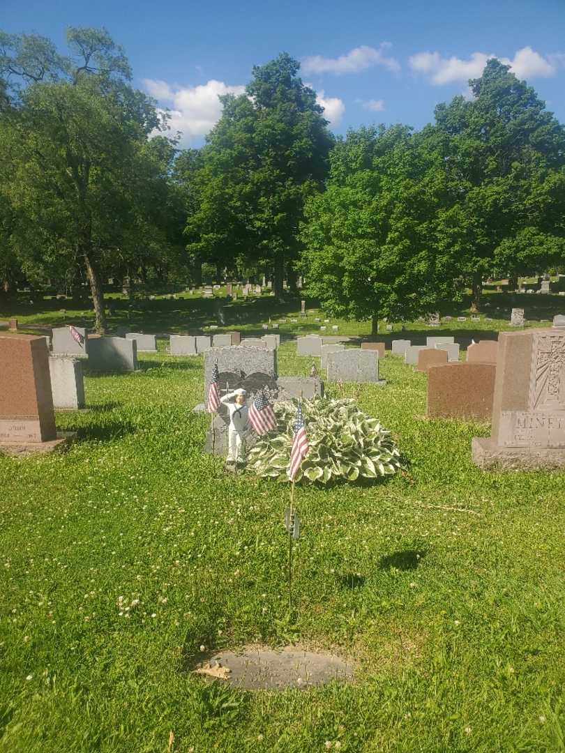 Frank A. Lumia's grave. Photo 1