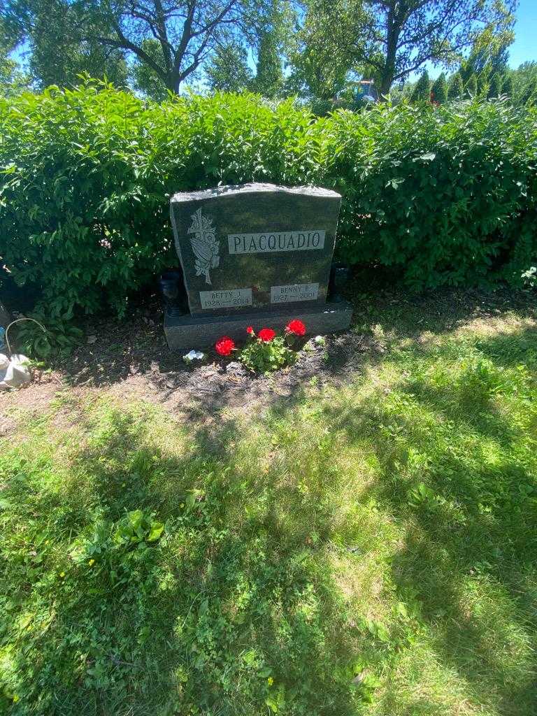 Benny P. Piacquadio's grave. Photo 1