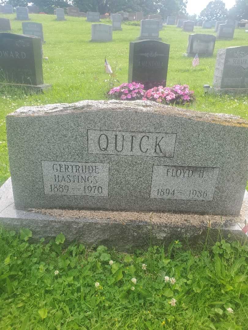 Floyd H. Quick's grave. Photo 1