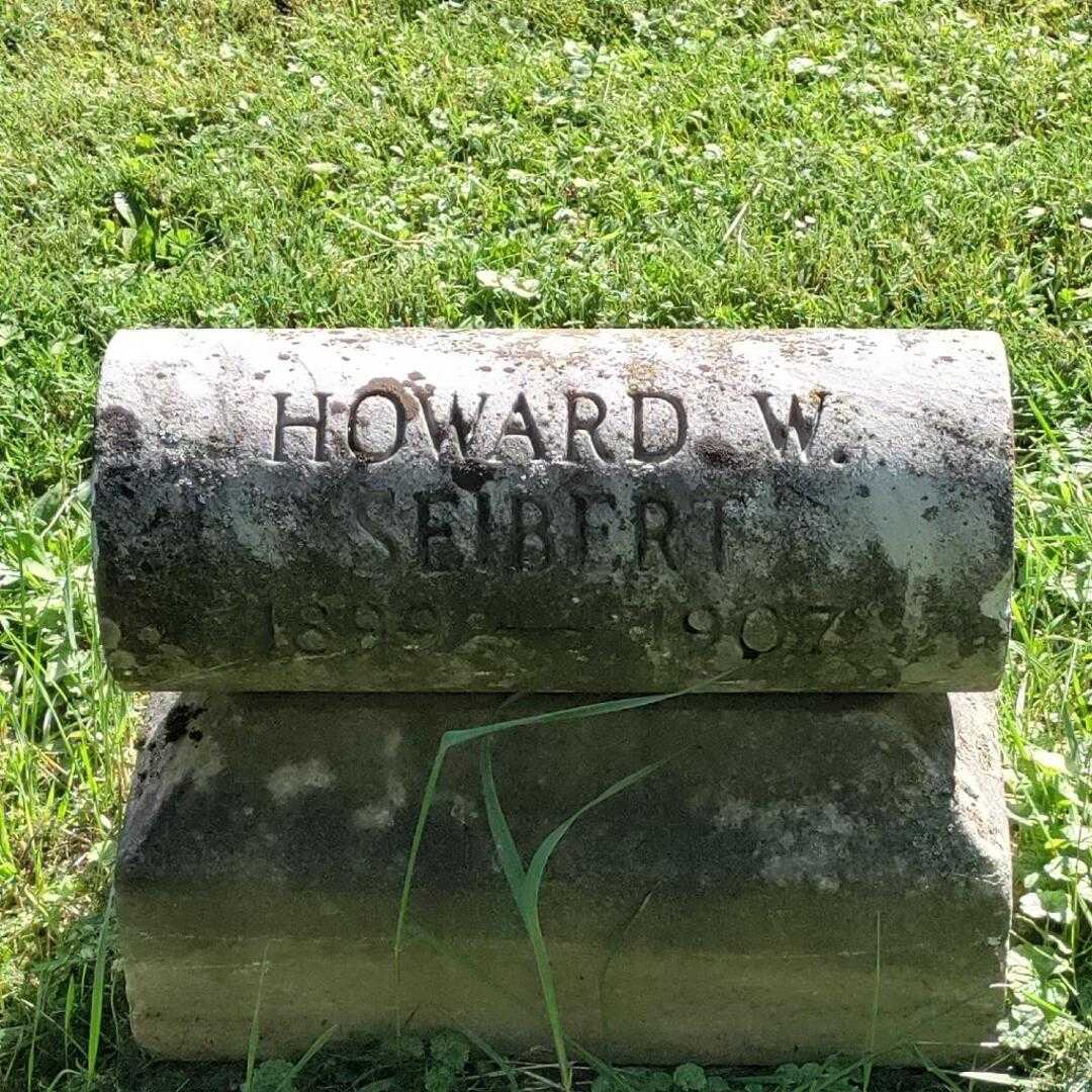 Howard W. Seibert's grave. Photo 3
