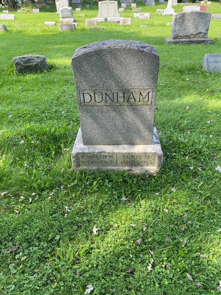 Edwin O. Dunham's grave. Photo 2