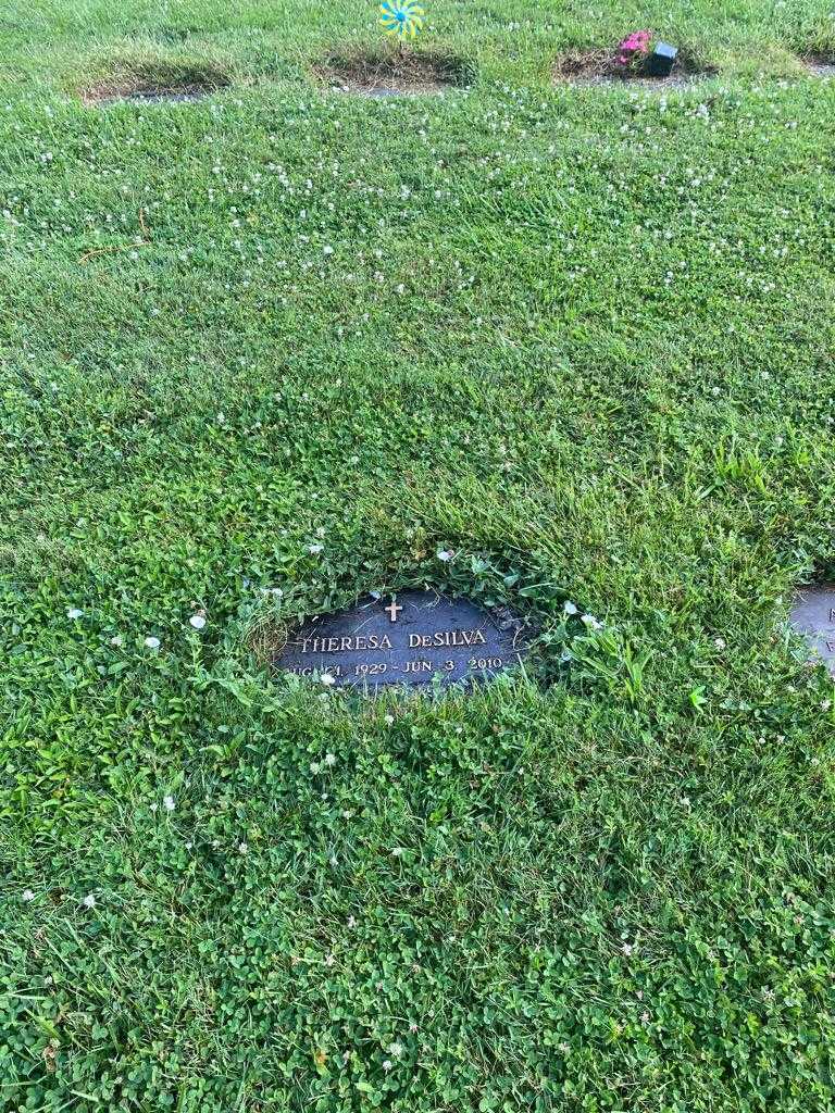 Theresa DeSilva's grave. Photo 2