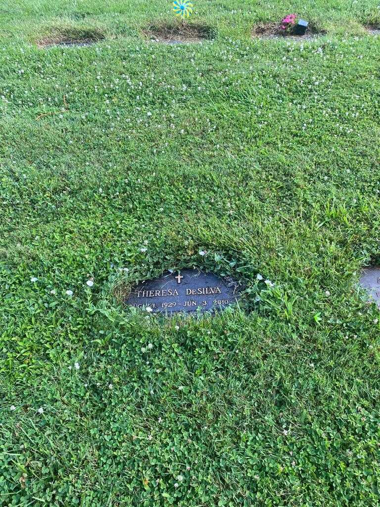 Theresa DeSilva's grave. Photo 2
