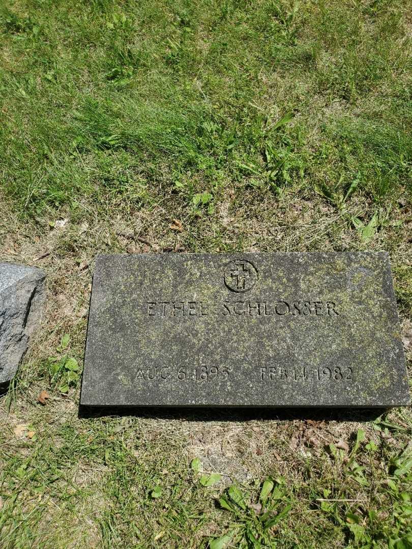 Ethel Schlosser's grave. Photo 3