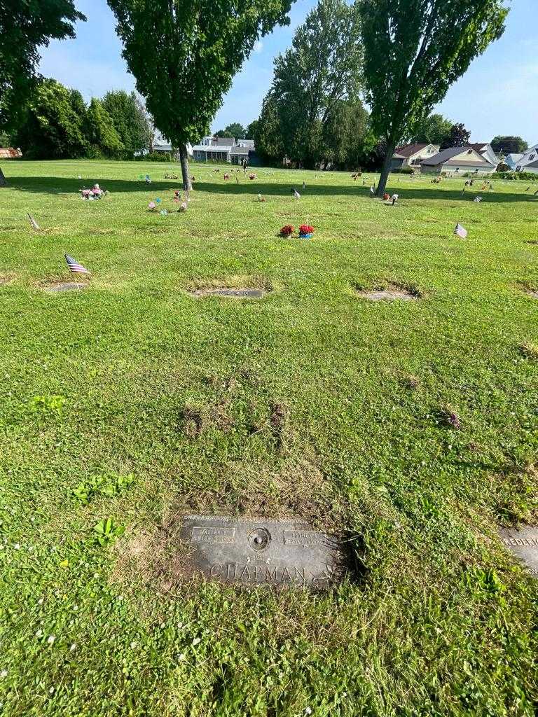 Esther L. Chapman's grave. Photo 1