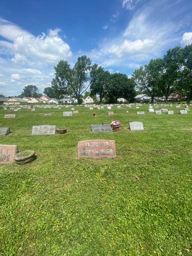 Arthur Whalen's grave. Photo 1