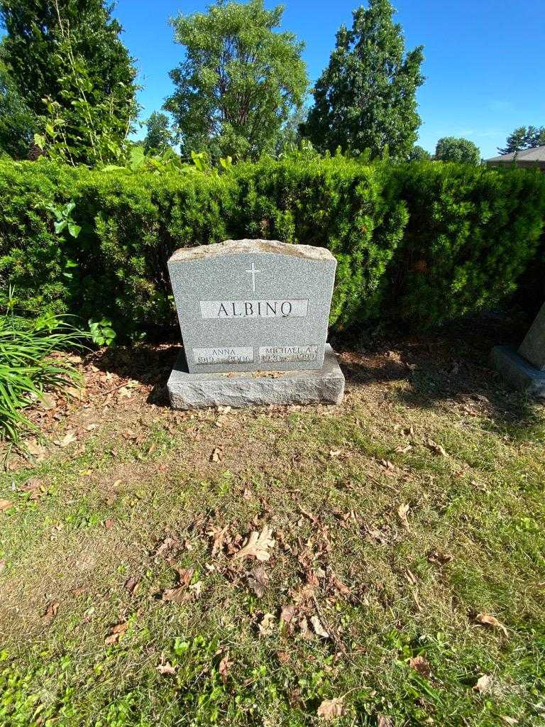 Anna Albino's grave. Photo 1