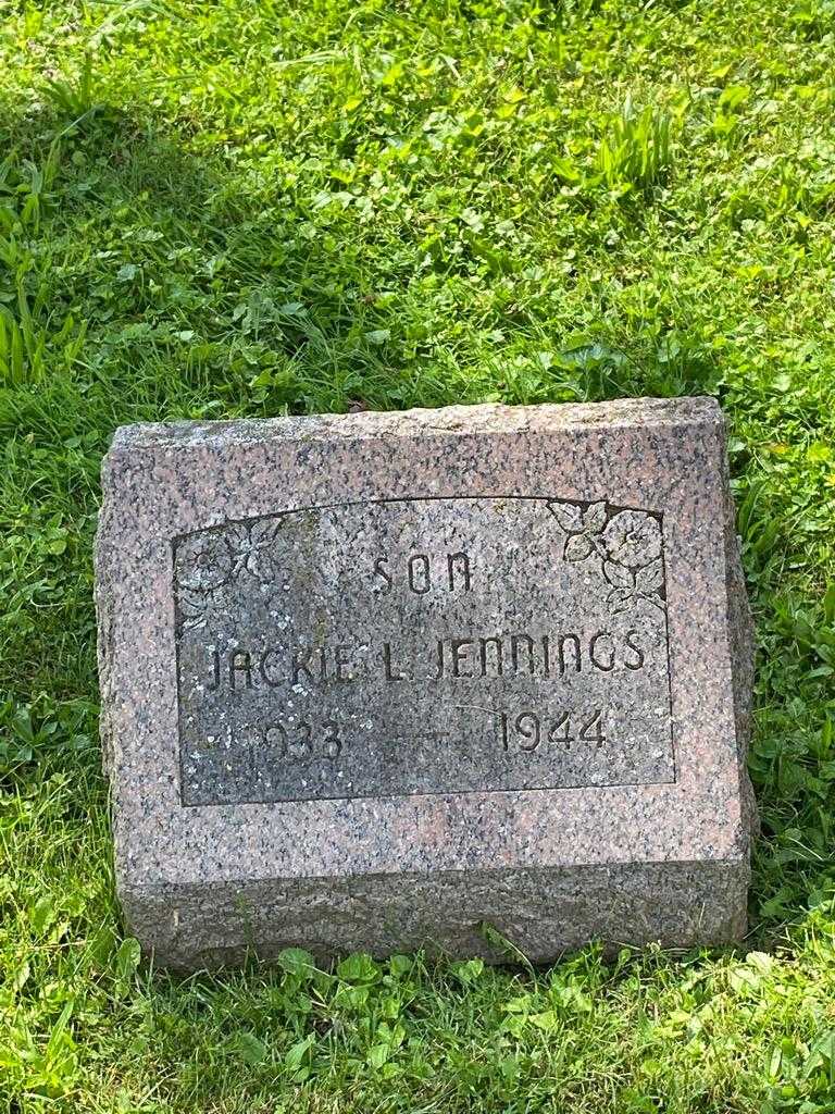 Jackie L. Jennings's grave. Photo 3