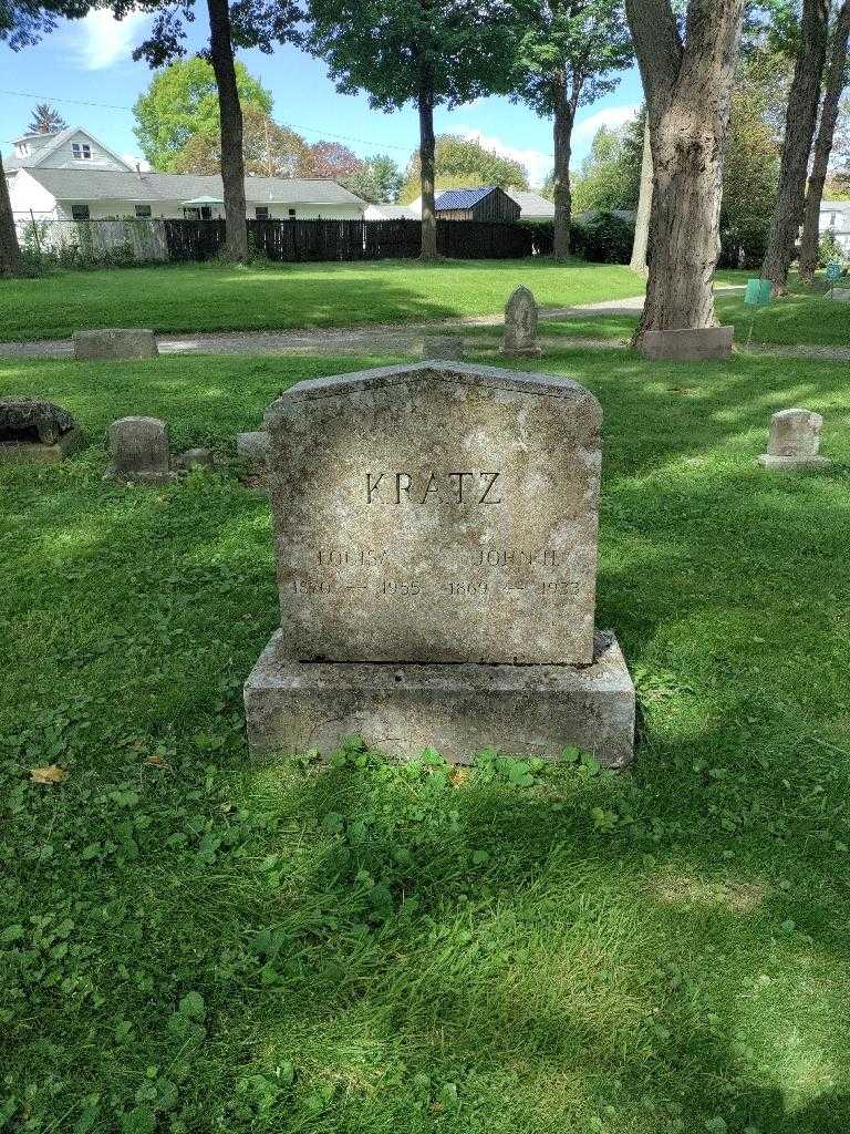 Louisa Mogler Kratz's grave. Photo 2