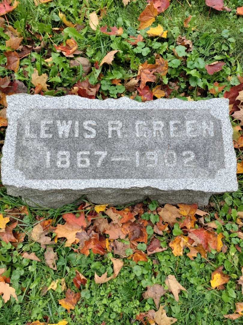 Lewis R. Green's grave. Photo 3