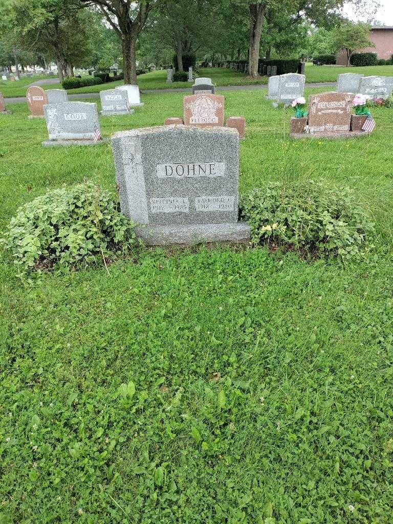 Raymond C. Dohne's grave. Photo 1