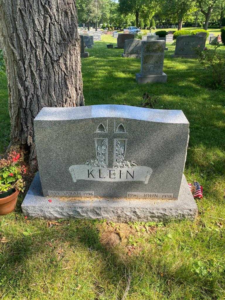 Sarah Klein's grave. Photo 2