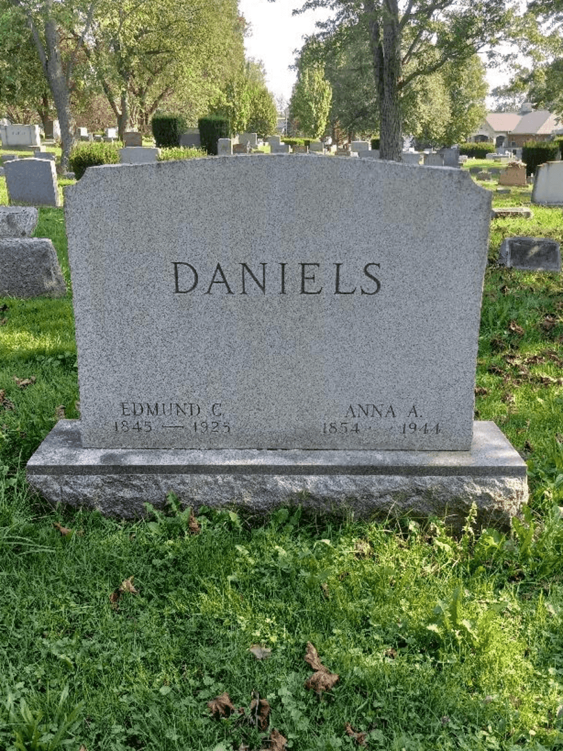 Edmund C. Daniels's grave. Photo 3