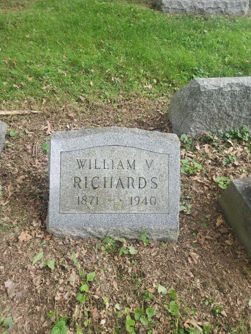 William V. Richards's grave. Photo 2