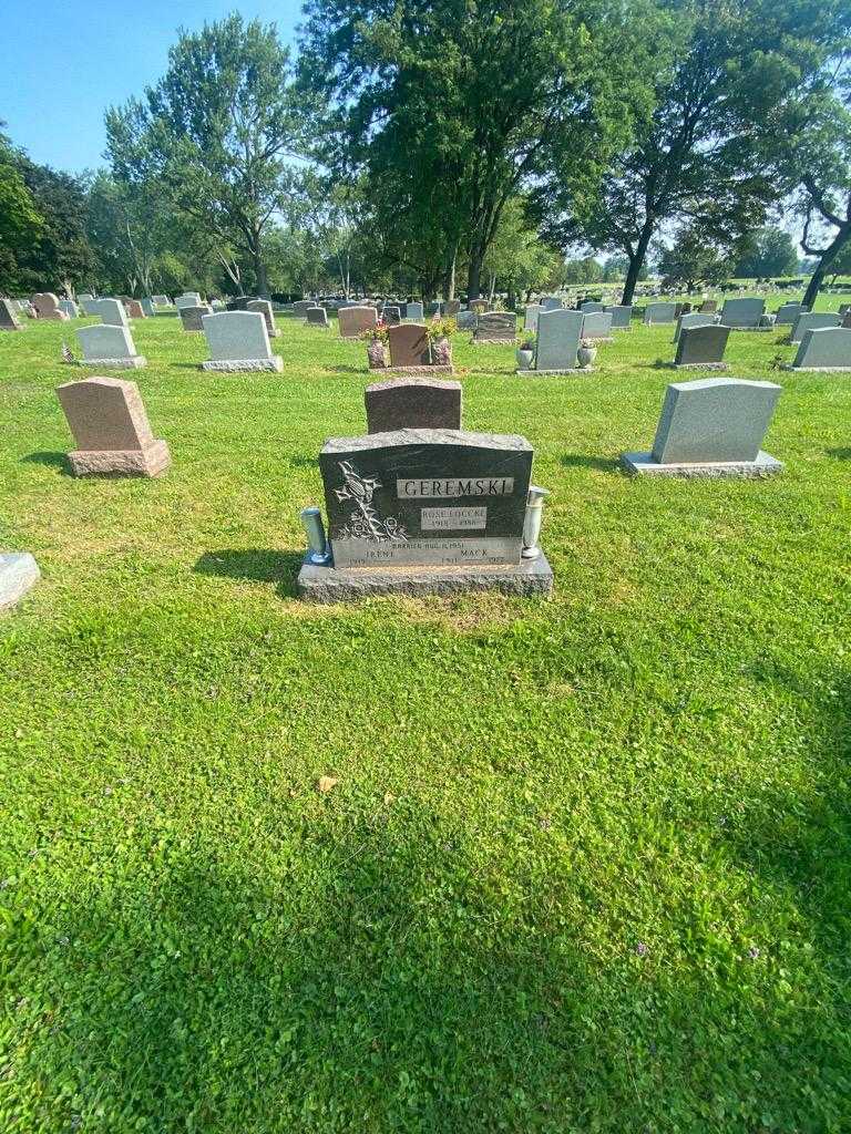 Mack Geremski's grave. Photo 1