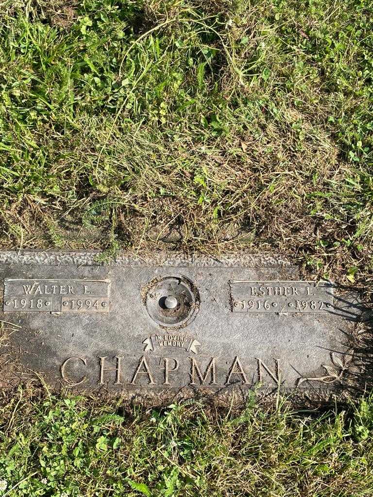 Esther L. Chapman's grave. Photo 3