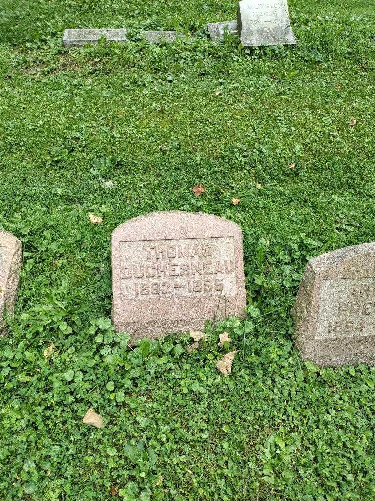 Thomas DuChesneau's grave. Photo 2