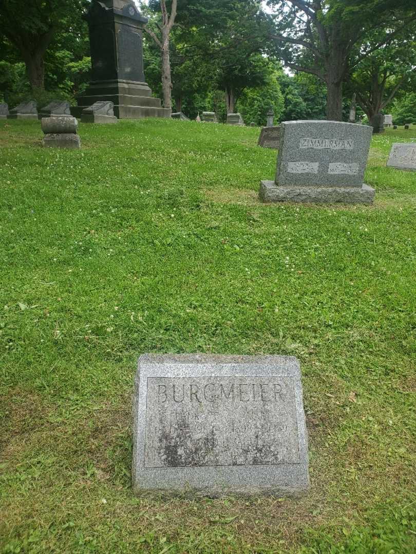 Frank Burgmeier's grave. Photo 1