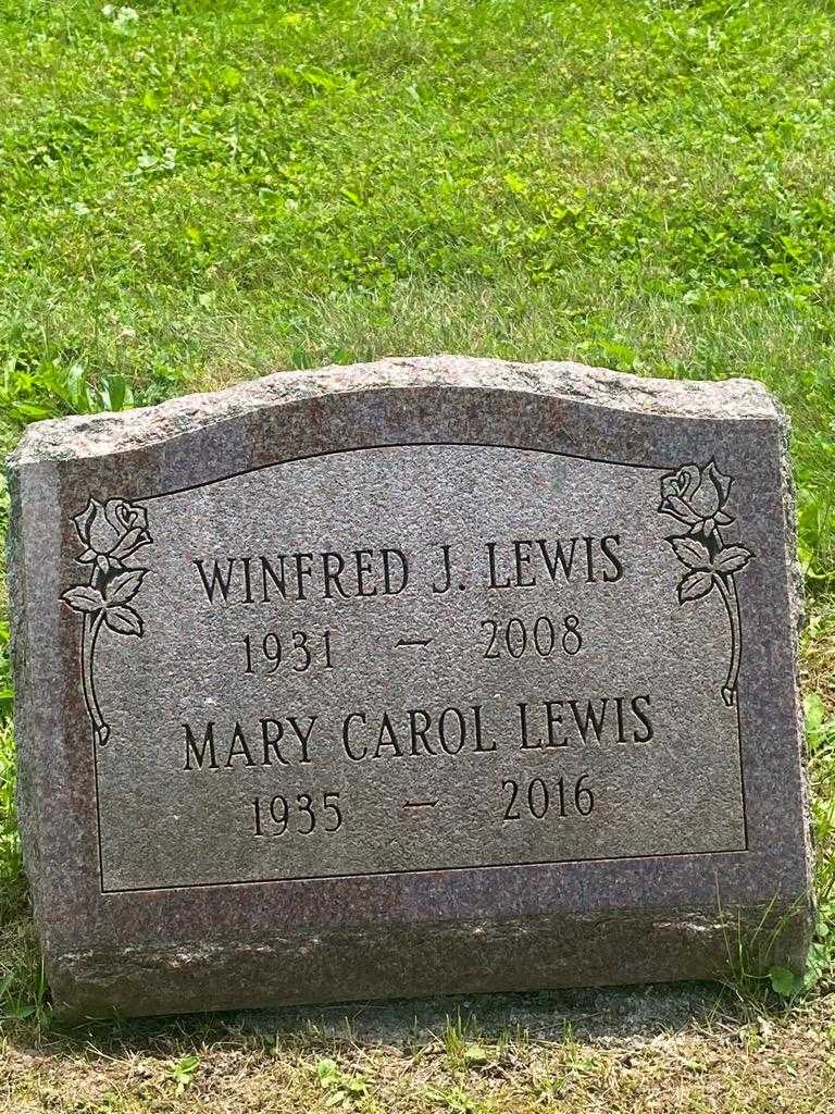 Winfred J. Lewis's grave. Photo 3