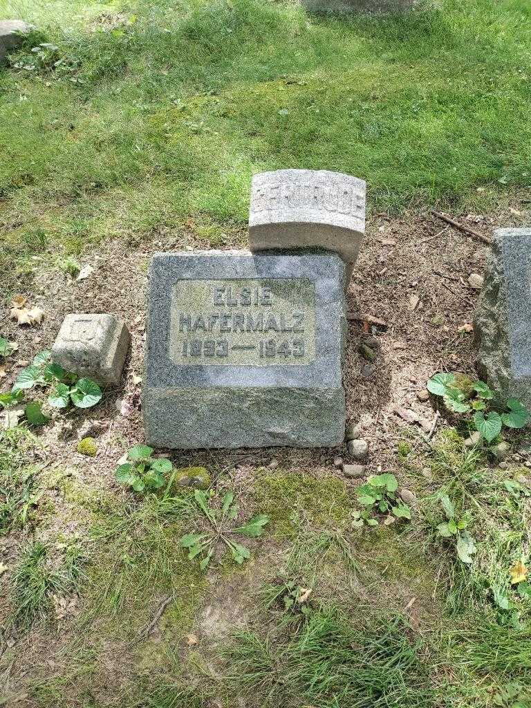 Elsie Hafermalz's grave. Photo 3