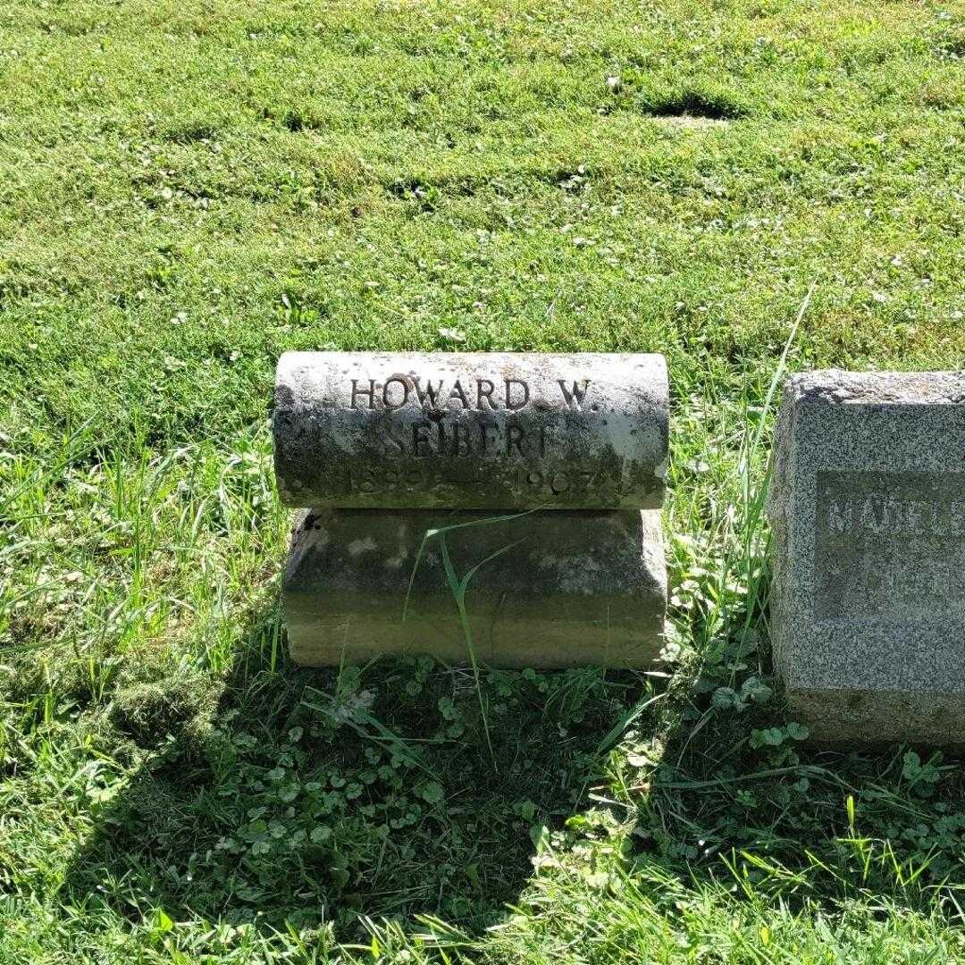Howard W. Seibert's grave. Photo 2