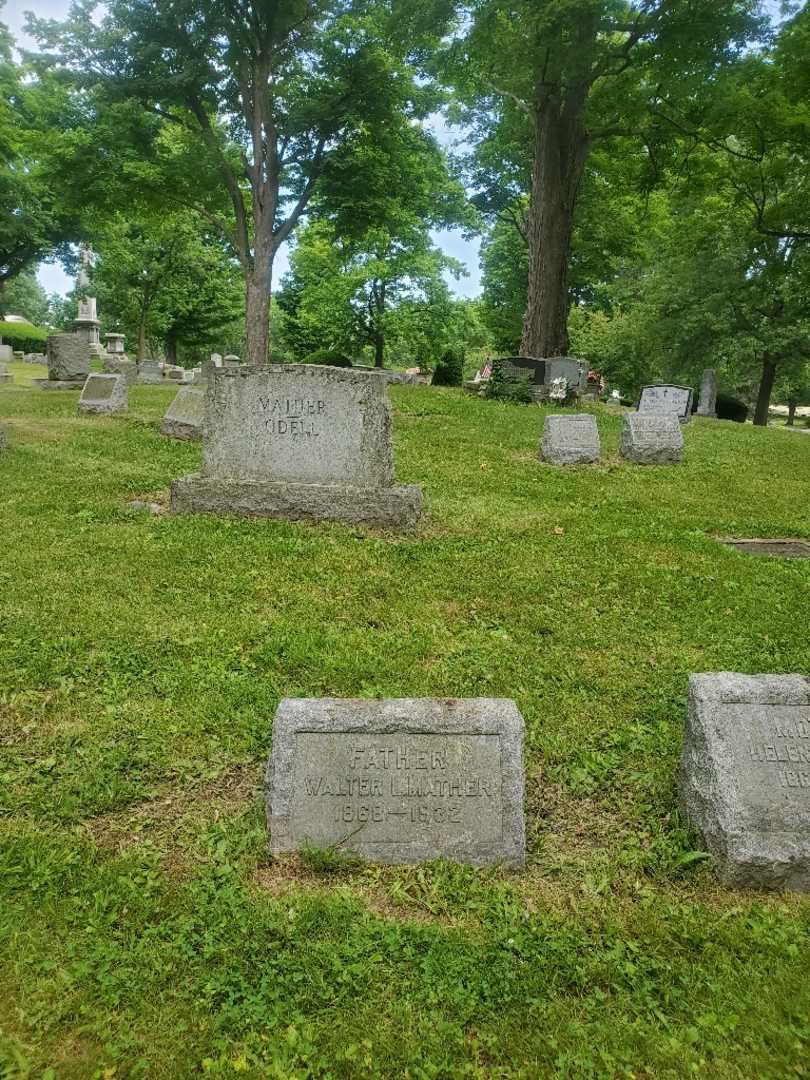Walter L. Mather's grave. Photo 1