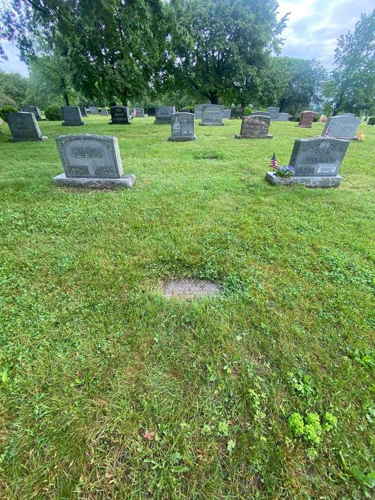 John B. Dunn's grave. Photo 1