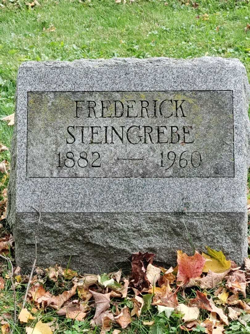 Frederick Steingrebe's grave. Photo 3