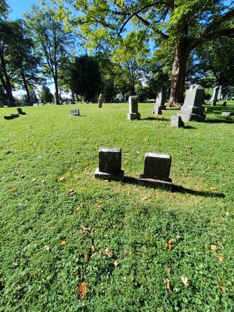 Agnes A. Zipf's grave. Photo 1