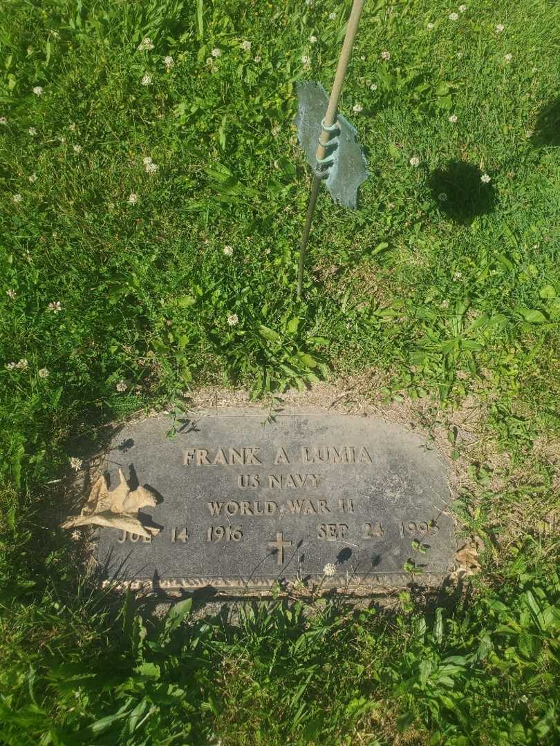 Frank A. Lumia's grave. Photo 1
