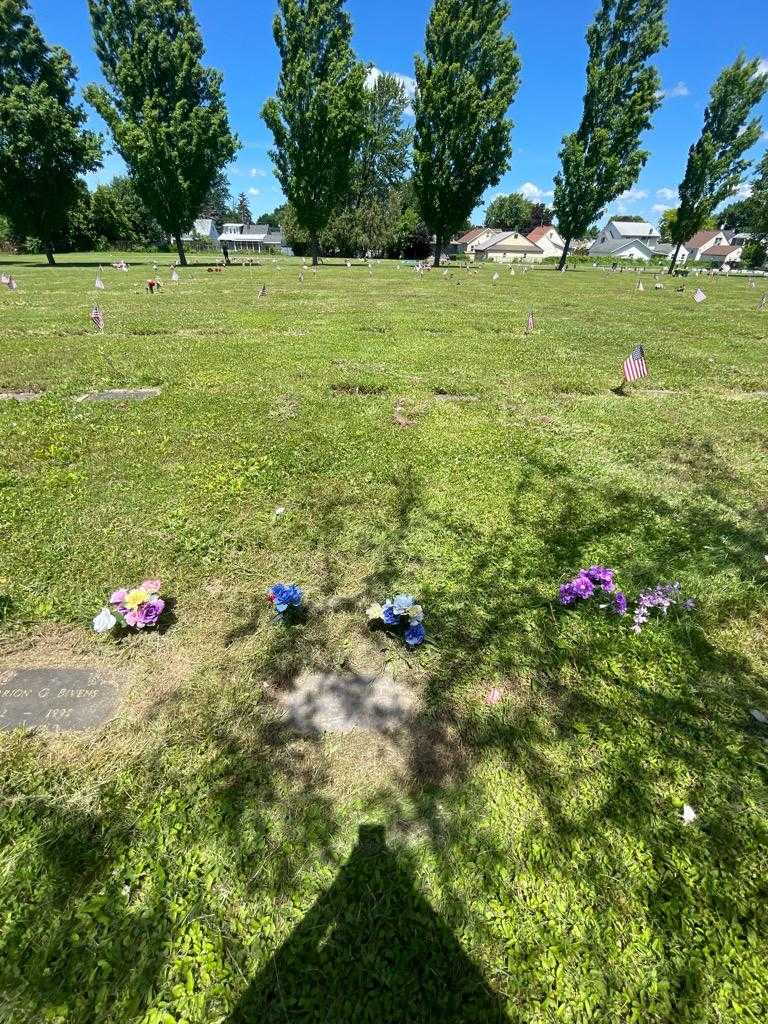 John F. Thomas's grave. Photo 1