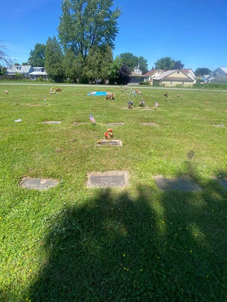 George Rolfe's grave. Photo 1