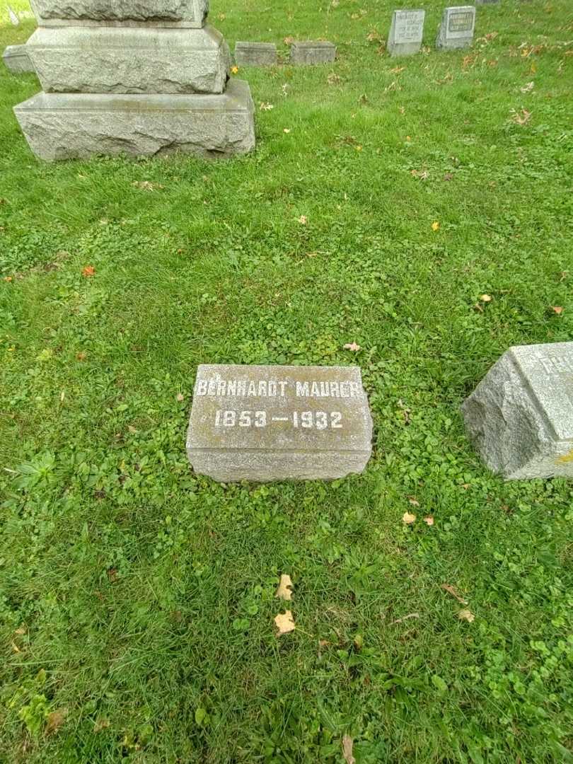 Bernhardt Maurer's grave. Photo 1