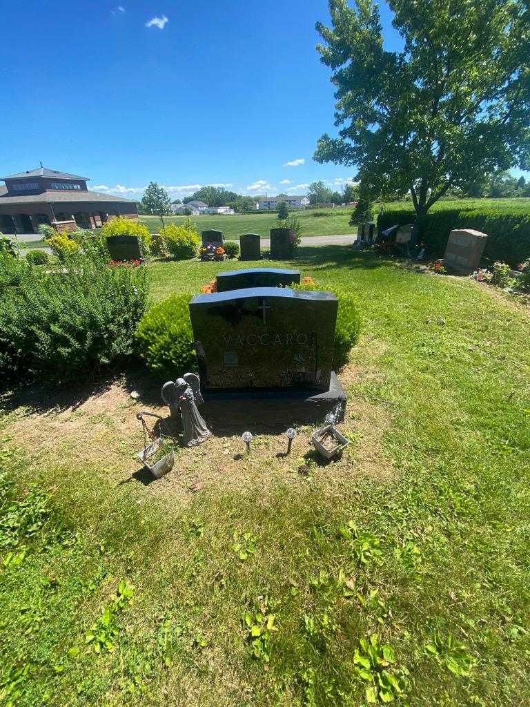 Peter T. Vaccaro's grave. Photo 1