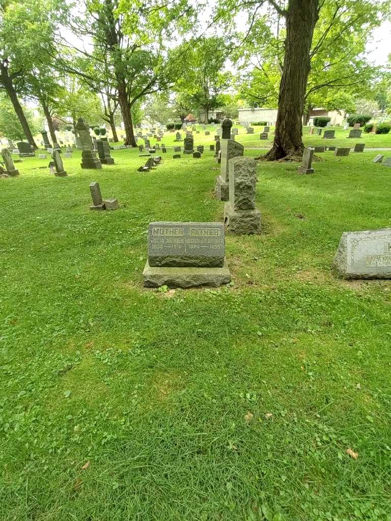 Julia Ardner's grave. Photo 1