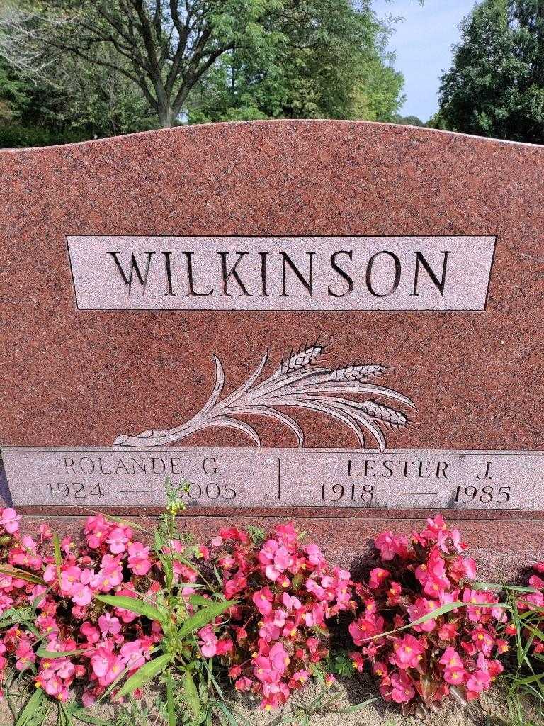 Rolande G. Wilkinson's grave. Photo 3
