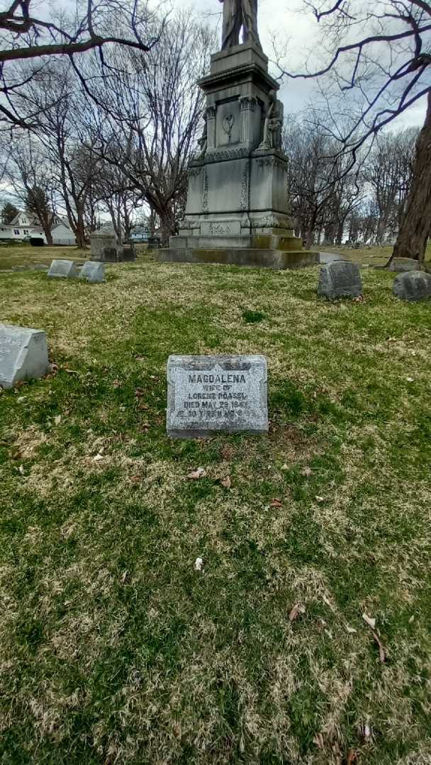 Magdalena Roasel's grave. Photo 15