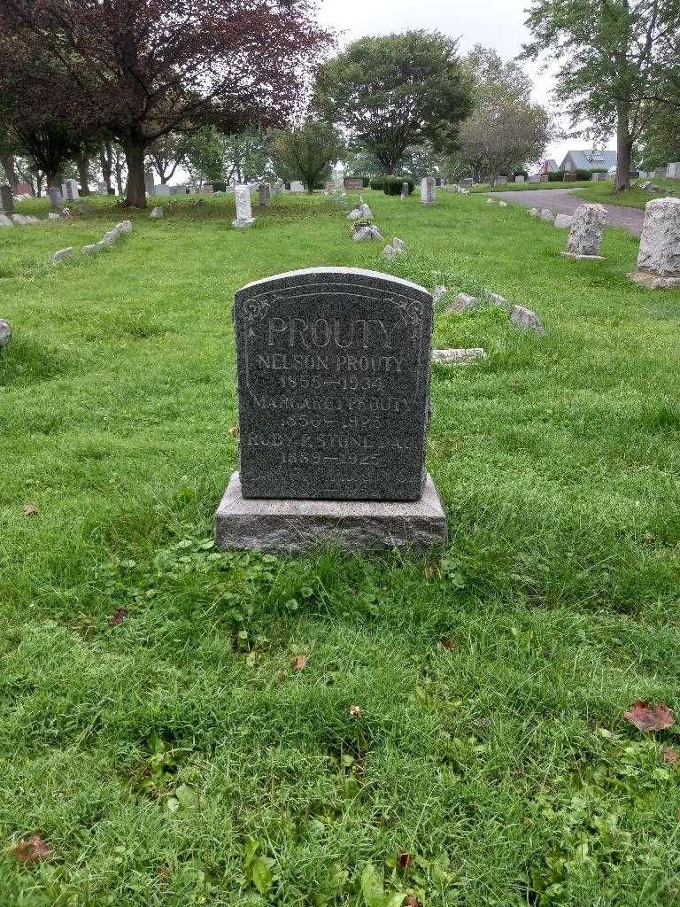 Nelson Prouty's grave. Photo 1