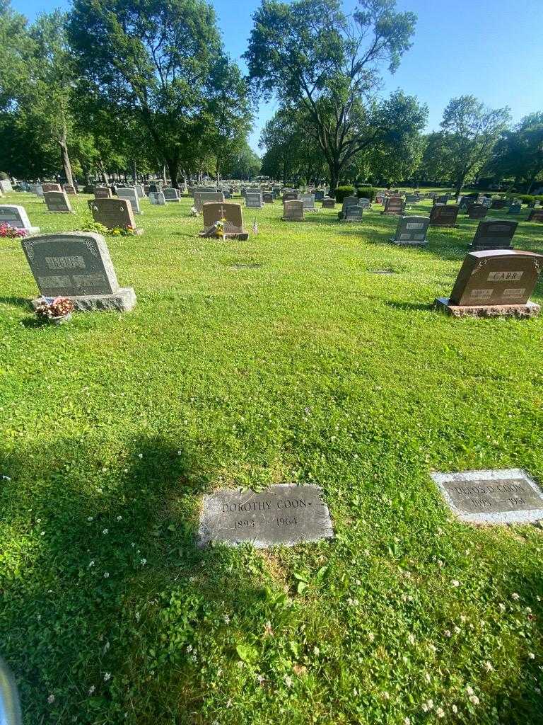 Dorothy Coon's grave. Photo 1