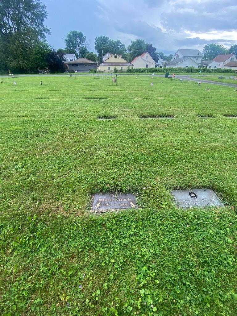 Brian K. Potter Senior's grave. Photo 1