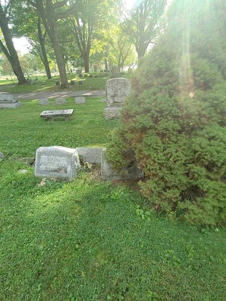 Lena E. Voigt's grave. Photo 3