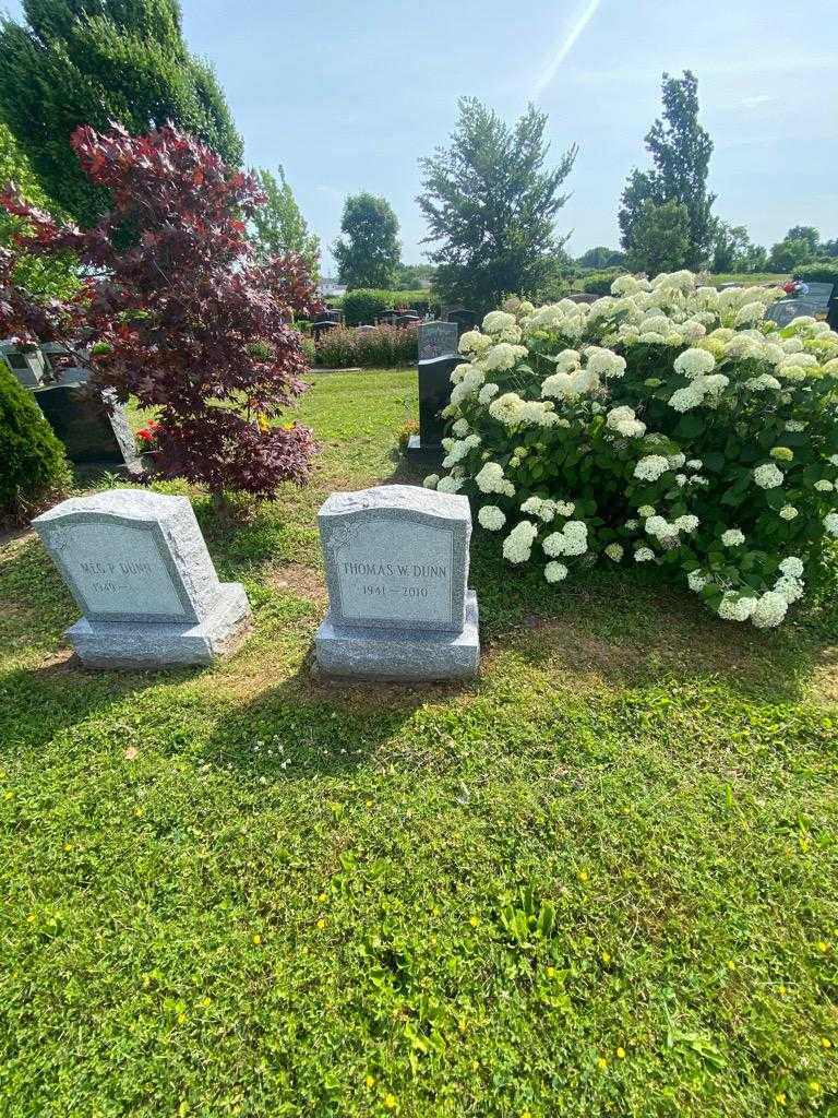 Thomas W. Dunn's grave. Photo 2