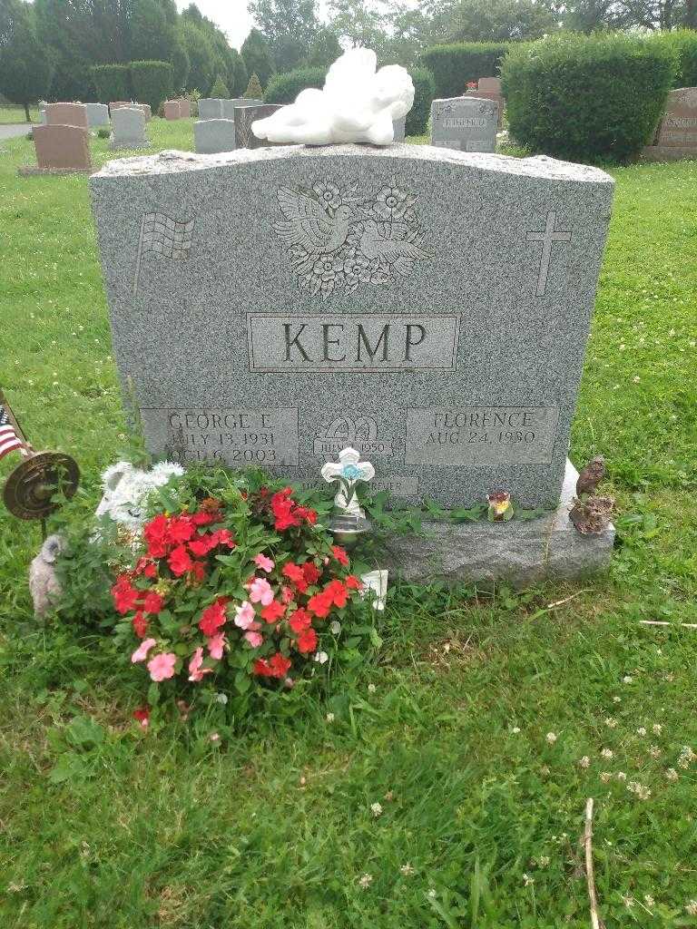 Florence Kemp's grave. Photo 1