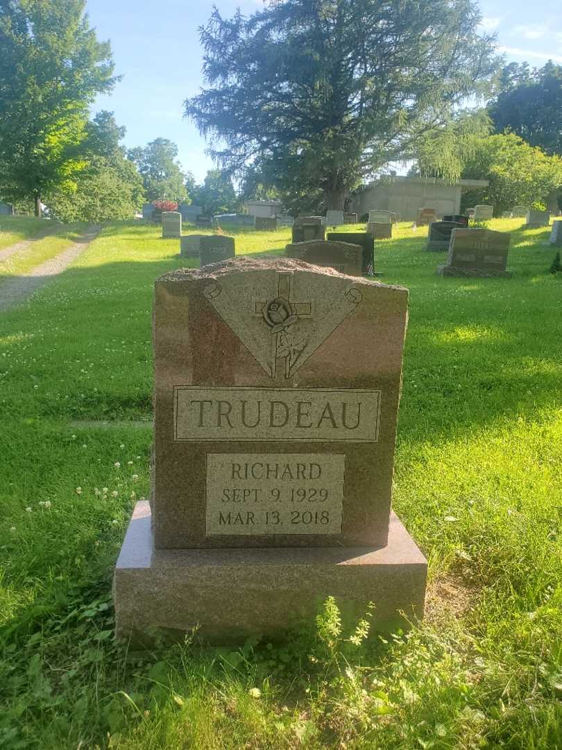 Richard Trudeau's grave. Photo 2