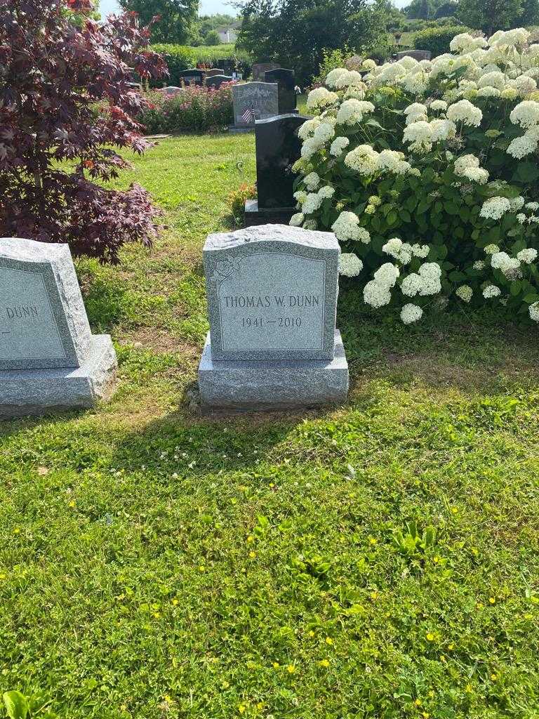 Thomas W. Dunn's grave. Photo 3