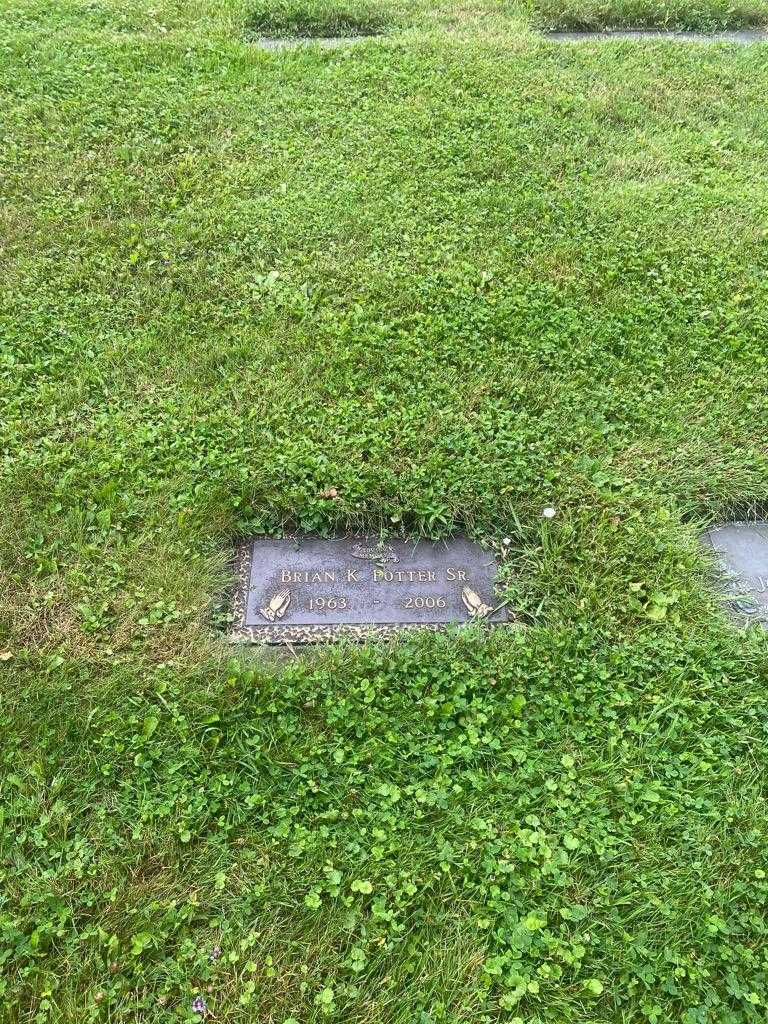 Brian K. Potter Senior's grave. Photo 2