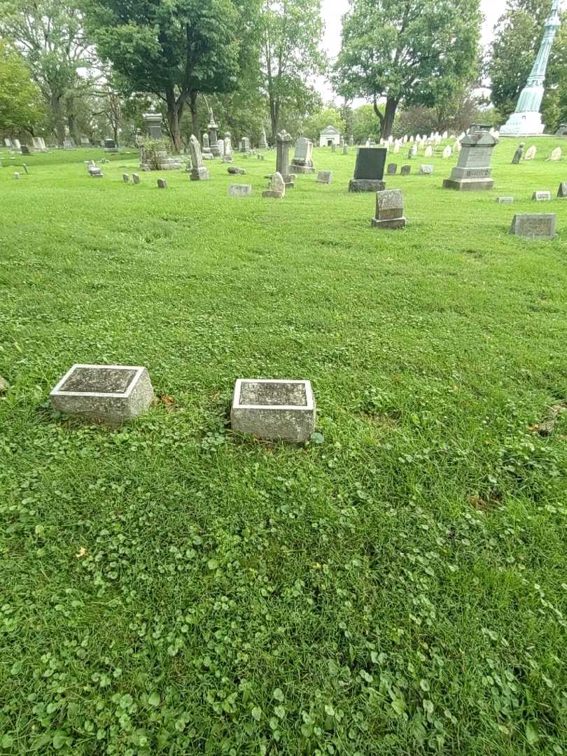 Lucinda M. Green's grave. Photo 1