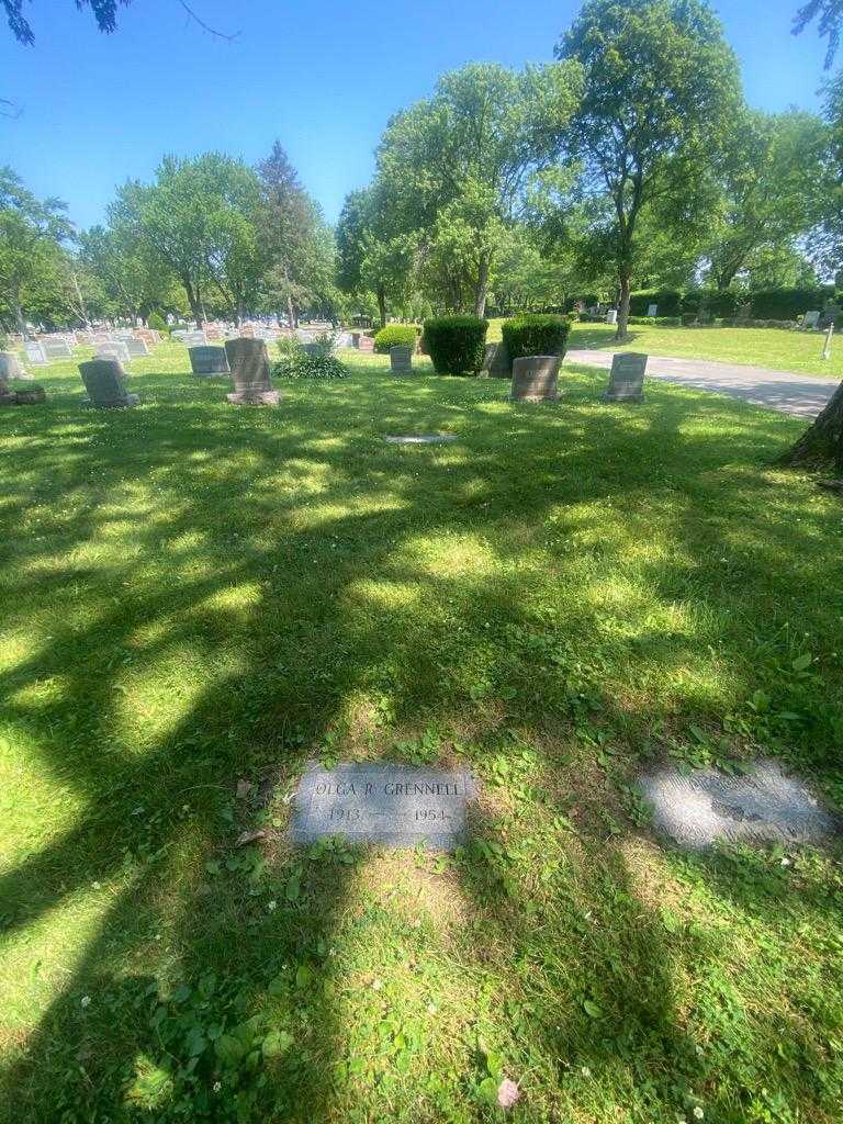 Olga R. Grennell's grave. Photo 1