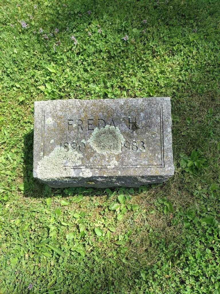 Freda H. Schlosser's grave. Photo 2