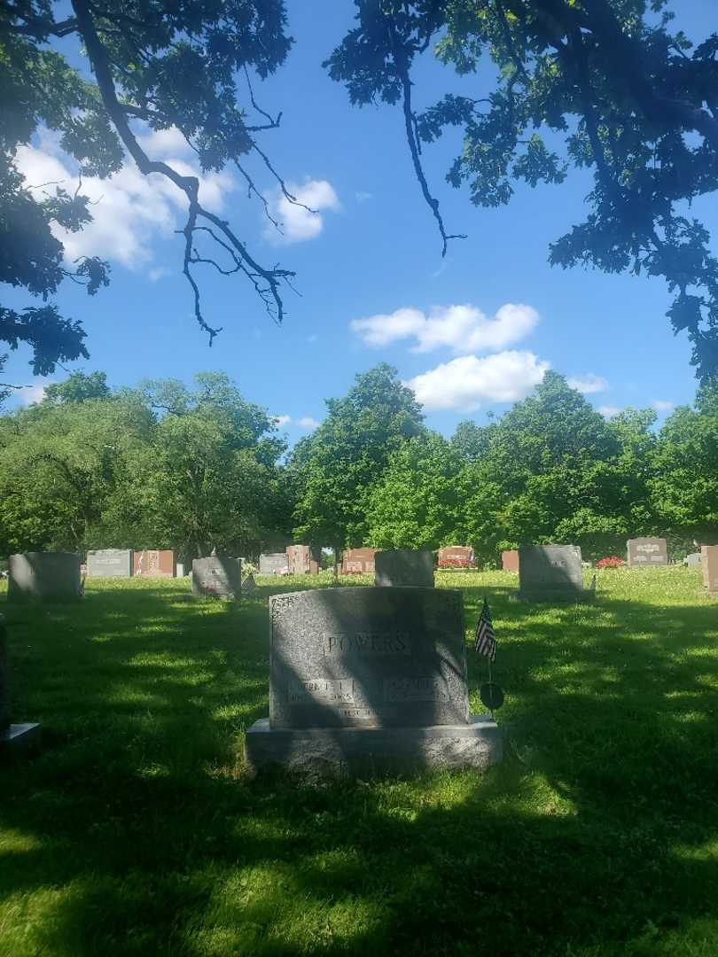 Bernita I. Powers's grave. Photo 1